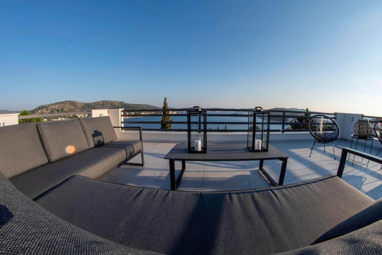 The Grande - Huge Terrace - Amazing Sea Views - Tastefully Furnished - Access To Rooftop Terrace And Gym - Hillside Apartments Rogoznica Rogoznica  Dış mekan fotoğraf