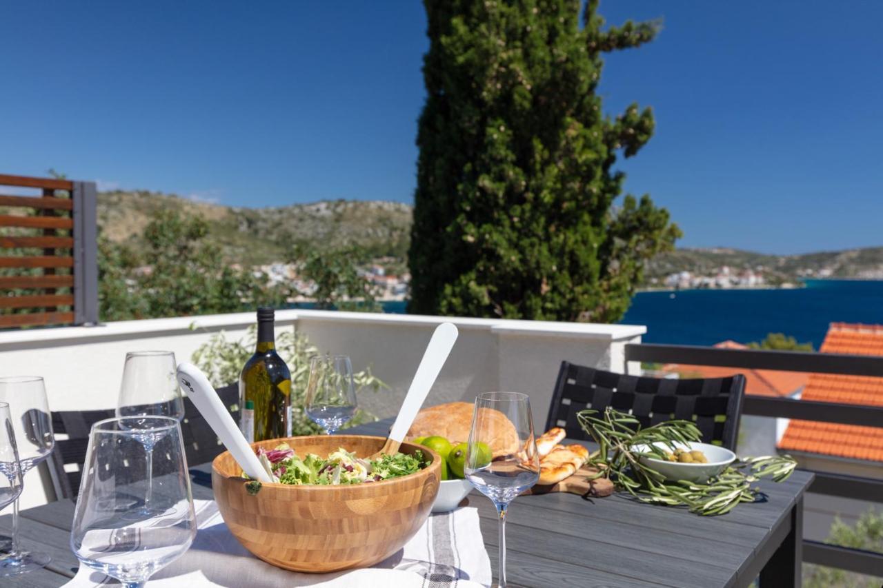 The Grande - Huge Terrace - Amazing Sea Views - Tastefully Furnished - Access To Rooftop Terrace And Gym - Hillside Apartments Rogoznica Rogoznica  Dış mekan fotoğraf
