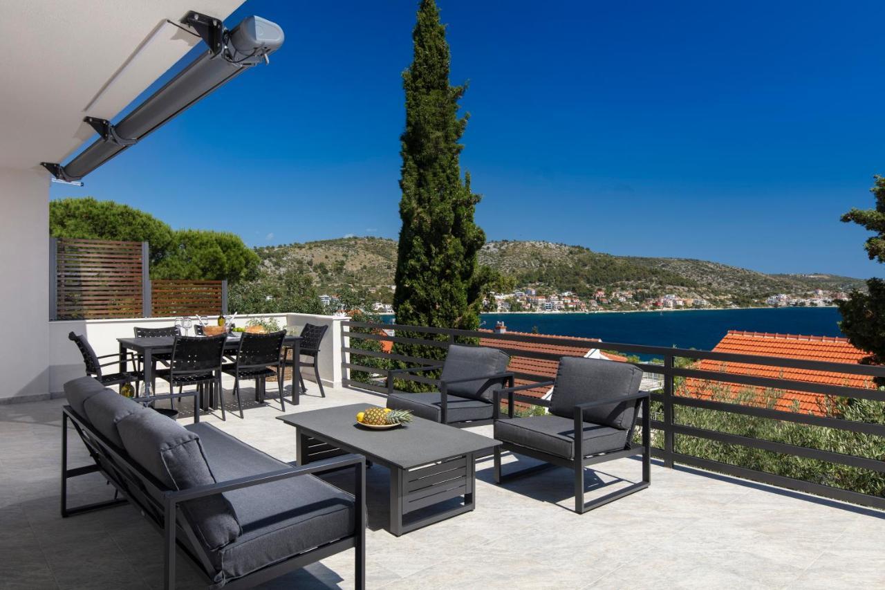 The Grande - Huge Terrace - Amazing Sea Views - Tastefully Furnished - Access To Rooftop Terrace And Gym - Hillside Apartments Rogoznica Rogoznica  Dış mekan fotoğraf