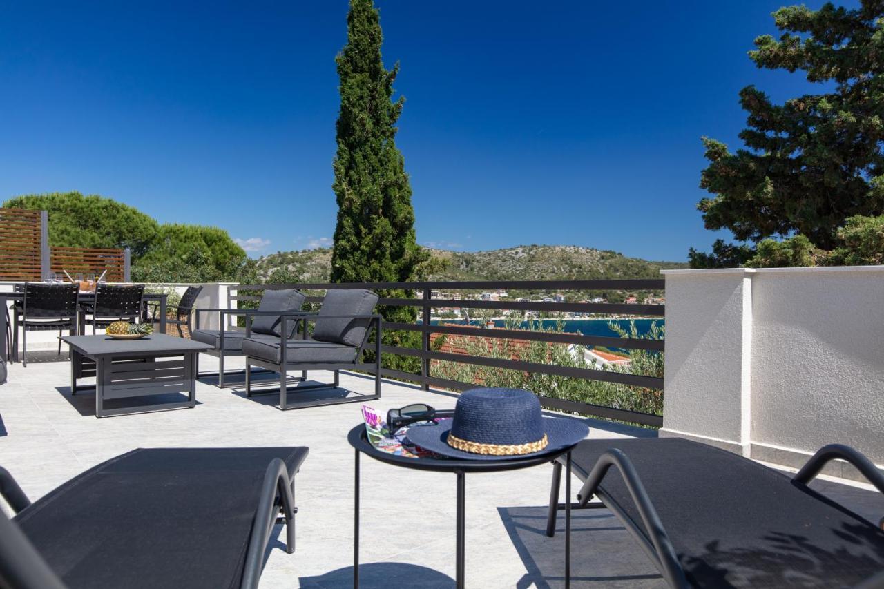 The Grande - Huge Terrace - Amazing Sea Views - Tastefully Furnished - Access To Rooftop Terrace And Gym - Hillside Apartments Rogoznica Rogoznica  Dış mekan fotoğraf