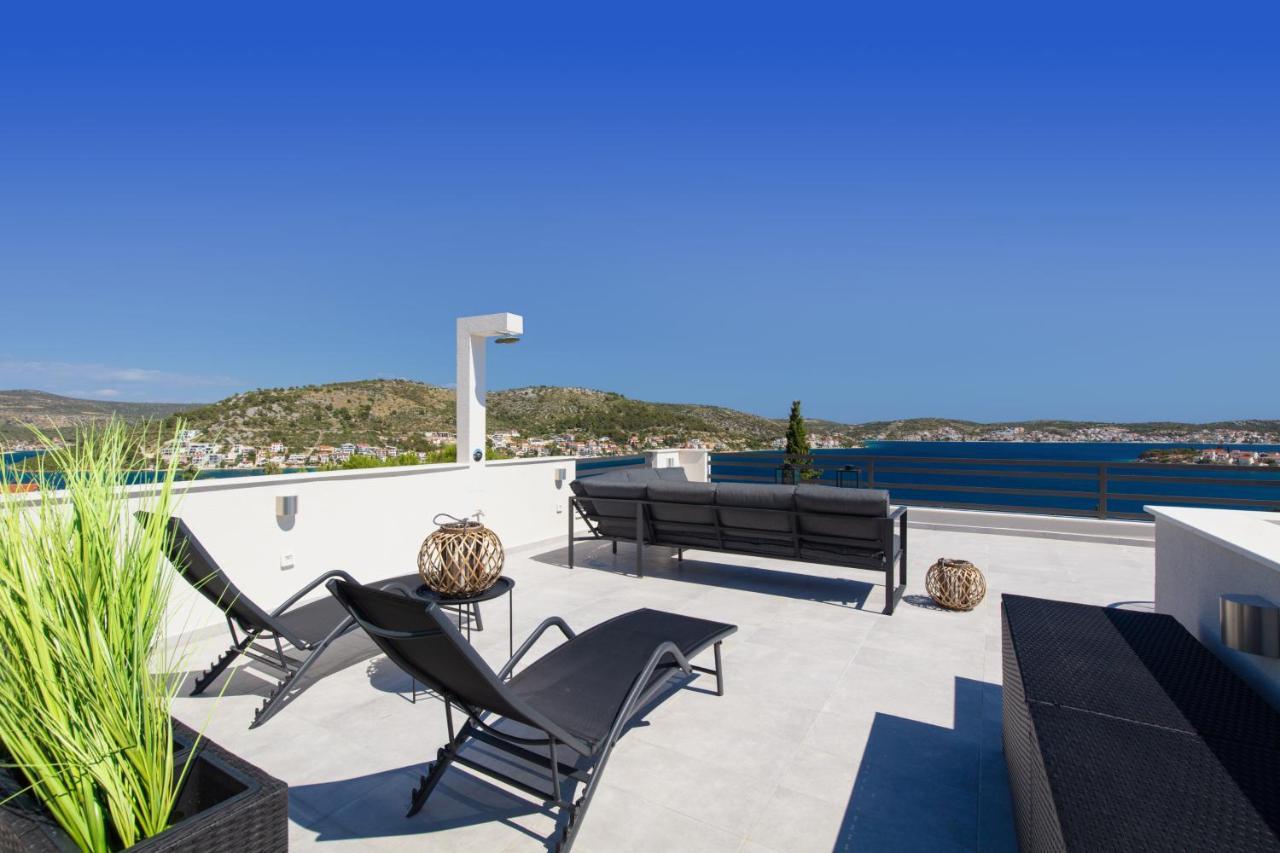 The Grande - Huge Terrace - Amazing Sea Views - Tastefully Furnished - Access To Rooftop Terrace And Gym - Hillside Apartments Rogoznica Rogoznica  Dış mekan fotoğraf